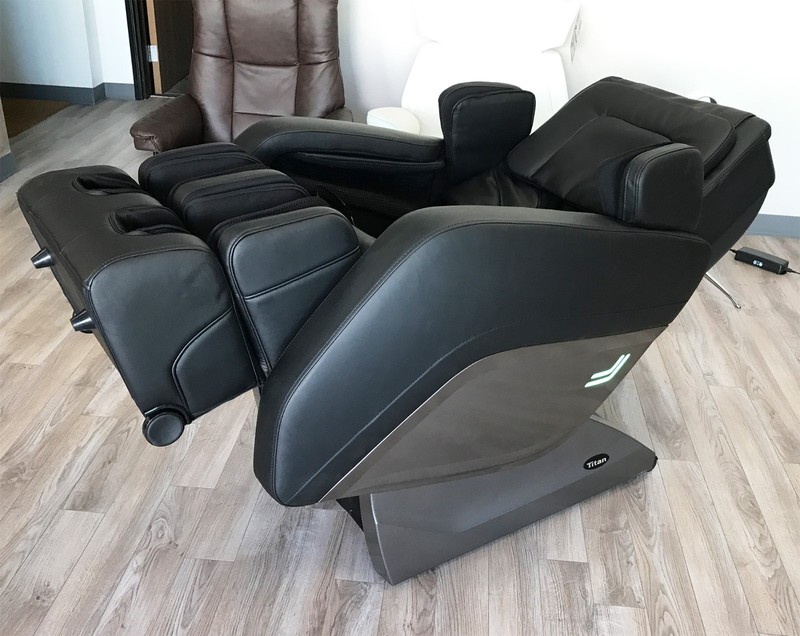 Black Osaki TP-Pro 8300 S-Track Massage Chair Zero Gravity Recliner Foot Massage