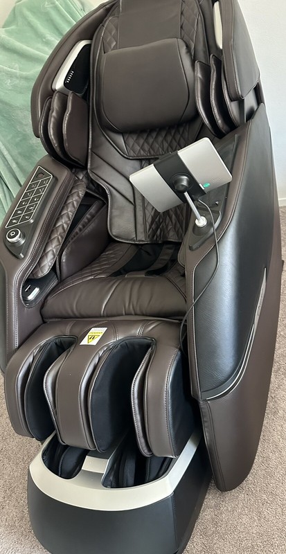 Brown Osaki OS- Ai Vivo 4D Voice Control Dual Track Health Monitor Massage Chair gallery