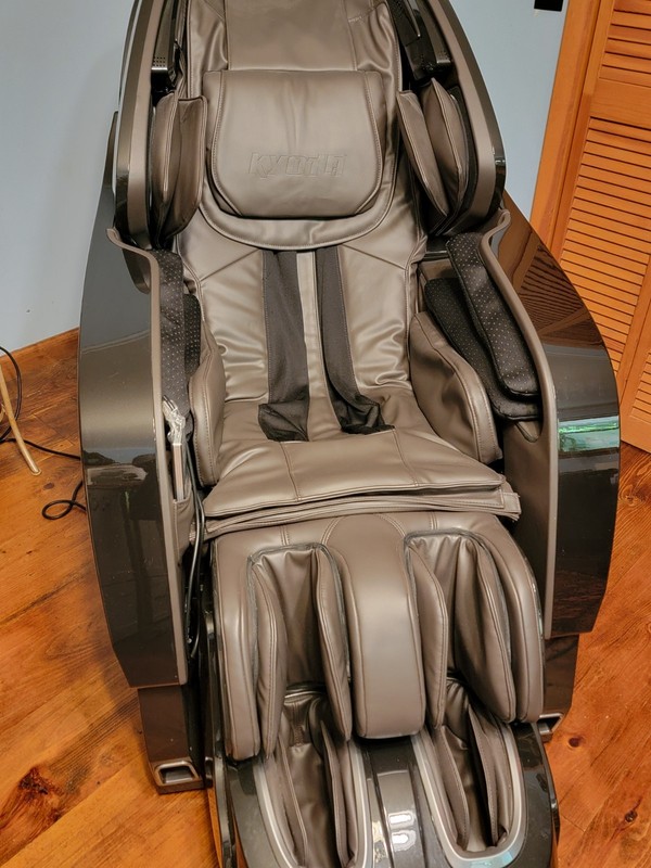 Kyota M868 Yosei 4D Massage Chair – Zero Gravity, 49" L-Track, Heat, Foot... gallery