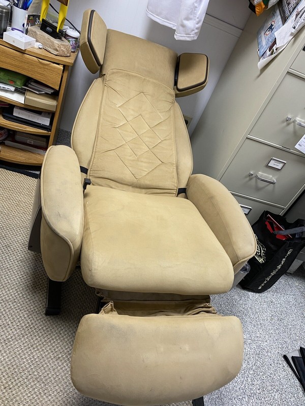 80's Get-a-way reclining chair: computerized massage chair w/ stereo system gallery