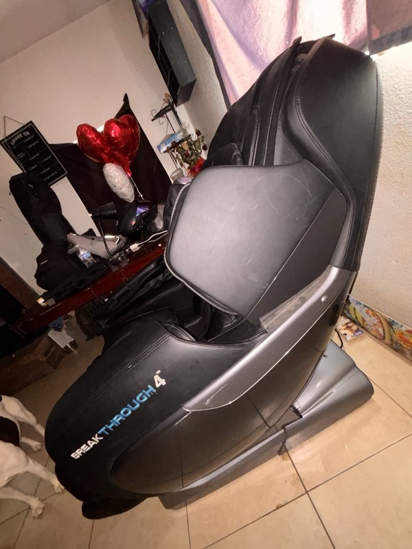 Medical Breakthrough Breakthrough 4 Massage Chair Black Faux Leather