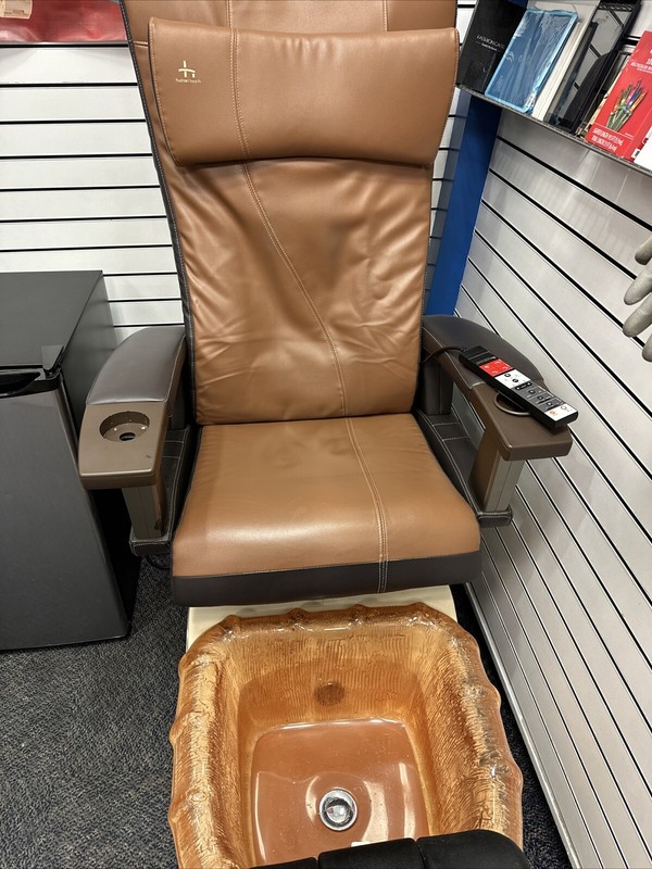 human touch massage chair With A Tab