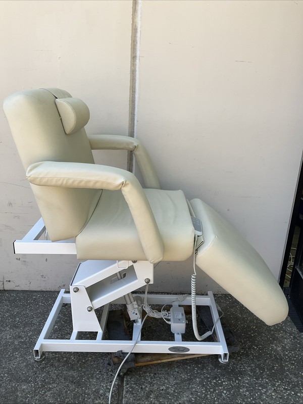 Comfort Soul Massage Treatment Tatoo Electric Adjustable Chair - Used Working gallery