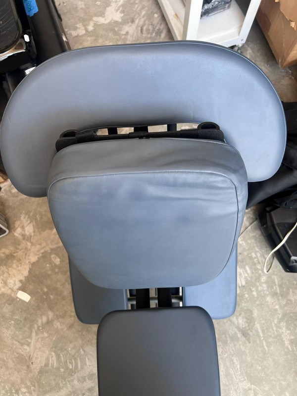 Oakworks Portal Pro Massage Chair Blue Portable Foldable Lightweight Retail $699 gallery