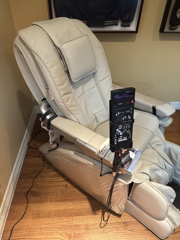 Inada Chair Robostic HCP-D6 Massage Chair Beige Shiatsu Back Foot Massage gallery