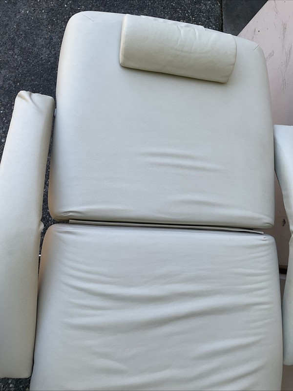 Comfort Soul Massage Treatment Tatoo Electric Adjustable Chair - Used Working gallery