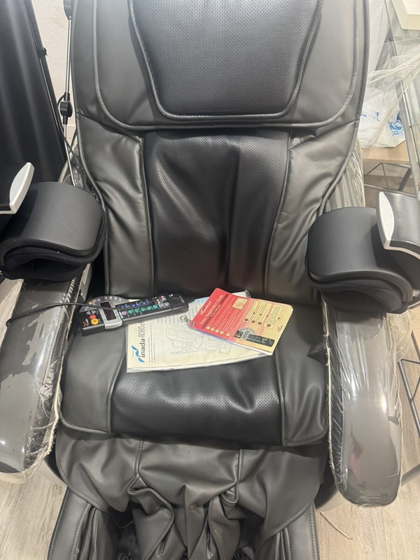 Inada Robo Massage Chair HCP-D5A gallery