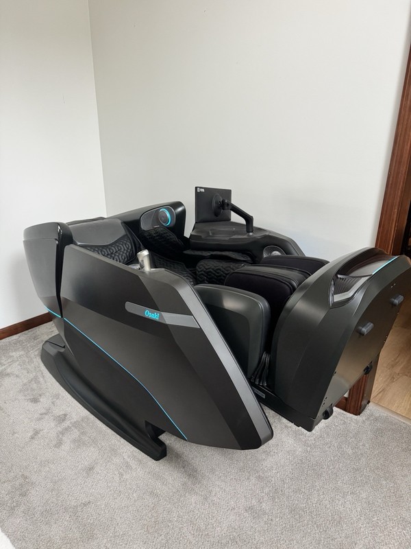 Osaki Platinum 4D Escape Duo Massage Chair - 6 Months Old, Super Light Use! gallery