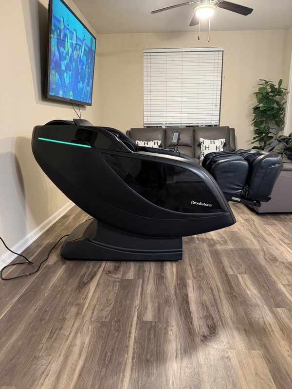Brookstone BK-650 Zero Gravity Electric Massage Recliner, Black gallery