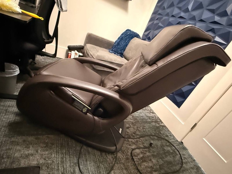 Showroom Human Touch WholeBody 7.1 Swivel & Reclining Massage Chair gallery
