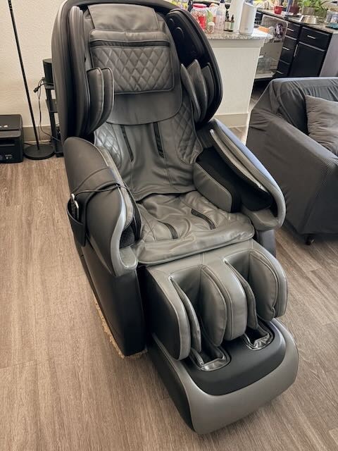Osaki Pro OS-4D Paragon Massage Chair L-Track