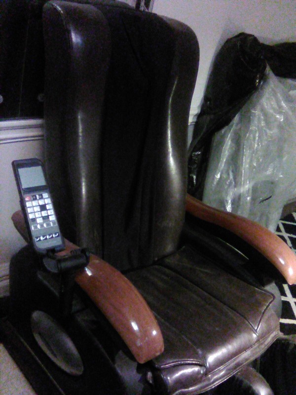 FUJIKURA 1000 MASSAGE CHAIR gallery