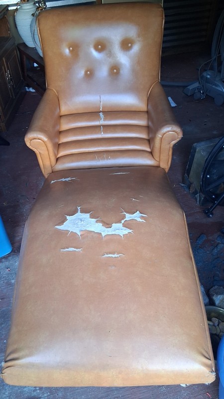 Vintage Contour Massage Lounge Chair