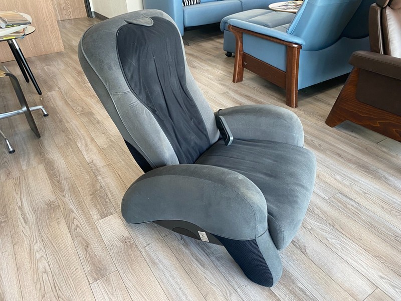 💥 Human Touch iJoy 100 Massage Chair Massaging Recliner – Gray Fabric – BROKEN