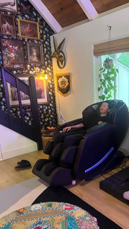 Real Relax Massage Chair With Bluetooth and Heat