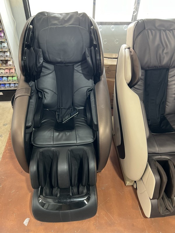 Artist hand 12 Modes Knee Heating Massage Chair #2003 - Black/Gold gallery