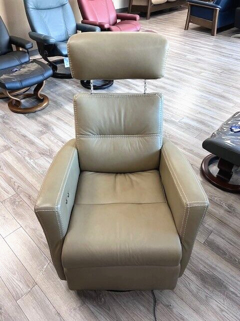 IMG Divani RM125 Small Power Relaxer Recliner Chair Trend T408 Sand Leather USB gallery