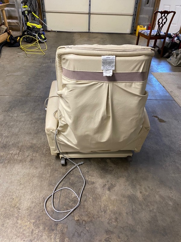 Panasonic EP 1000 Tan Leather Massage Chair gallery