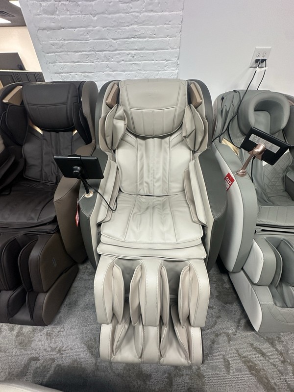 Mynia Full Body Message Chair
