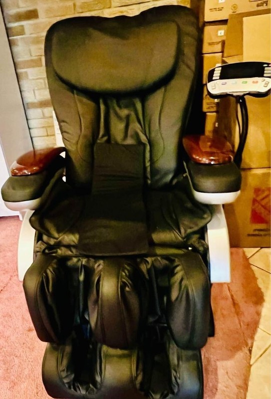Full Body Electric Shiatsu Massage Chair Recliner with Built-in Heat -USED gallery
