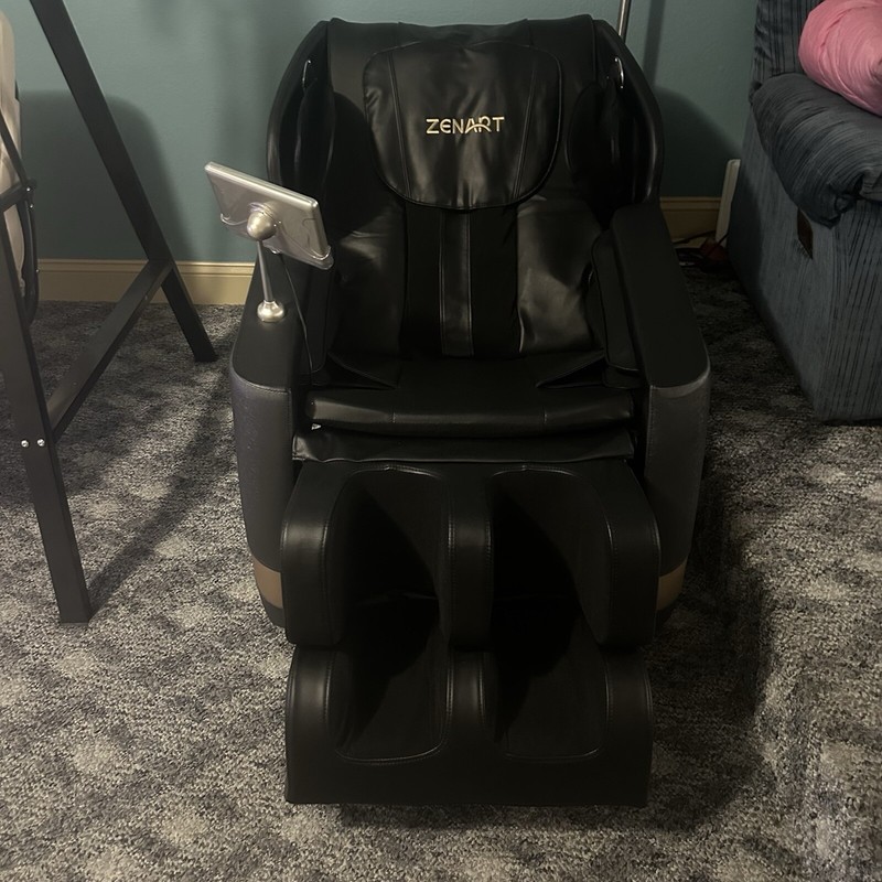 Recently Bought Massage Chair No Signs Of Use Looks Completely Brand New