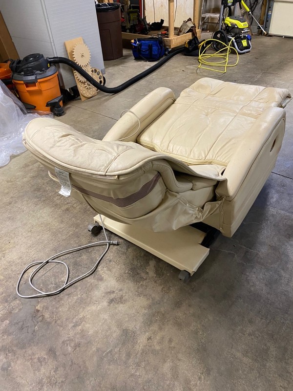 Panasonic EP 1000 Tan Leather Massage Chair gallery