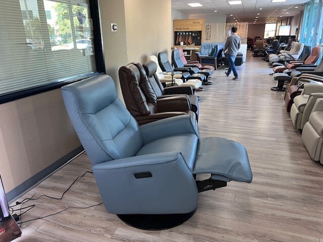 IMG Valletta Ergo Zero Gravity Recliner XL 2 motor Trend in Lake Blue Leather gallery