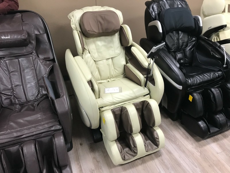 Osaki OS-4000 Cream Zero Gravity Massage Chair Recliner - Refurbished gallery