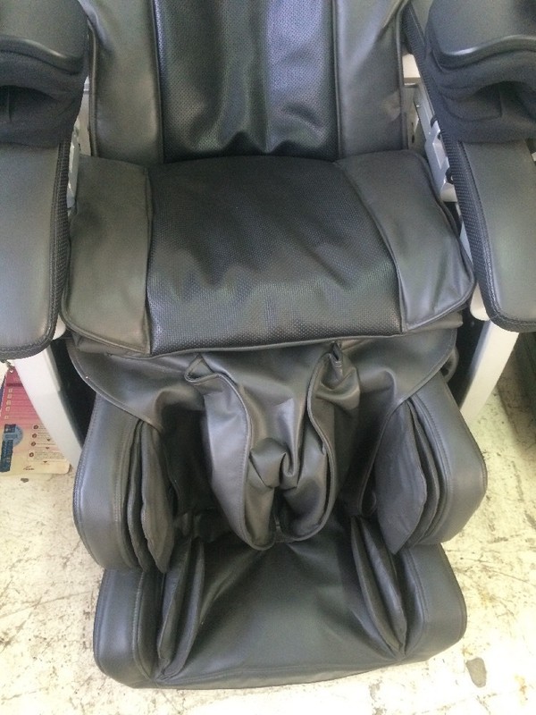 Inada Robo Massage Chair HCP-D5A gallery