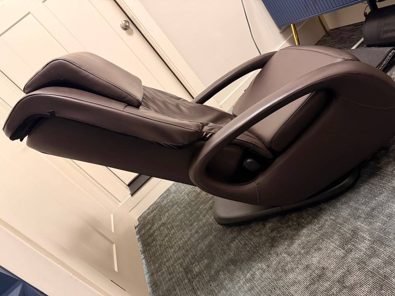 Showroom Human Touch WholeBody 7.1 Swivel & Reclining Massage Chair gallery
