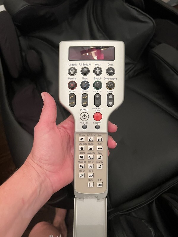 Inada Dreamwave Massage Chair HCP-11001A gallery