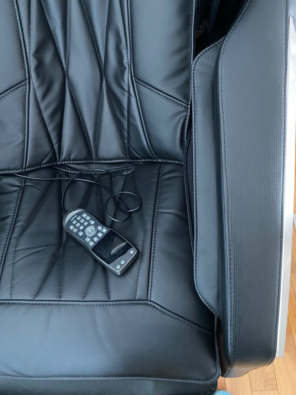 Osaki Black Leather Massage Chair (Model: Os-pro Omni) Pre-Owned but barely used gallery