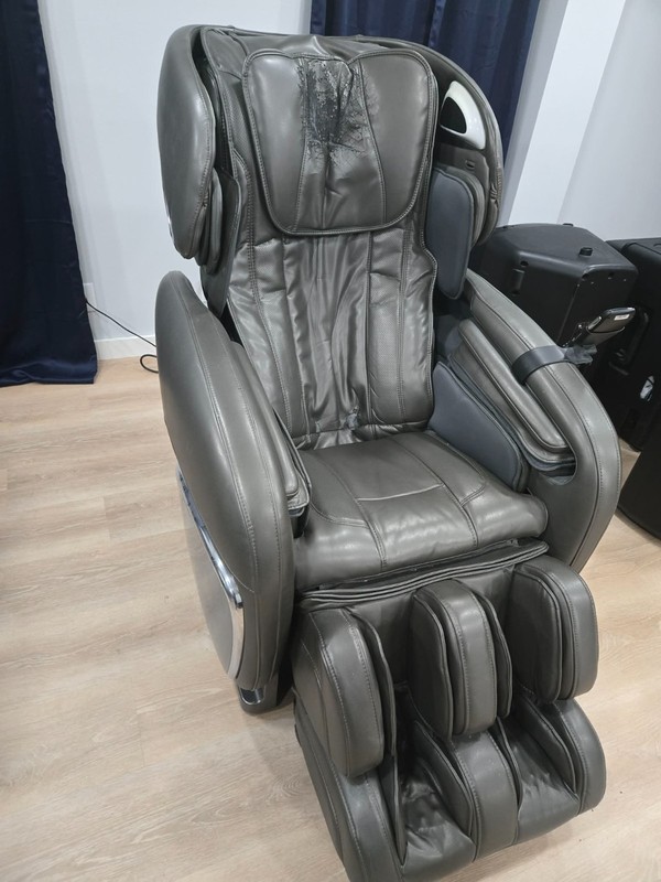 Cozzia EC-618B Zero Gravity 3D Gray Massage Chair gallery