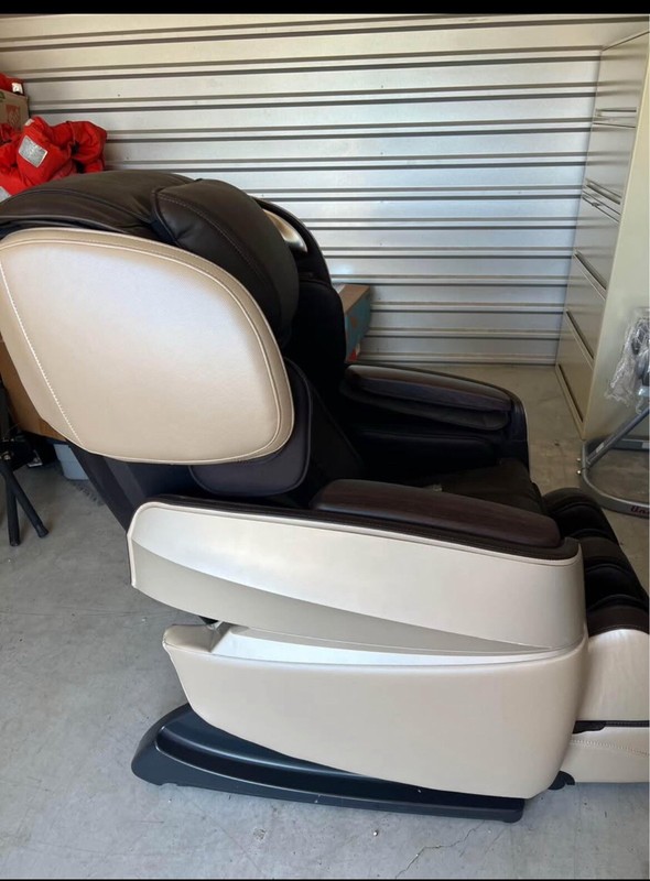 OGAWA 2 Stage Zero Gravity Massage Chair gallery